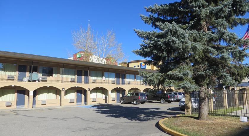 Super 8 Calgary Village Exterior foto